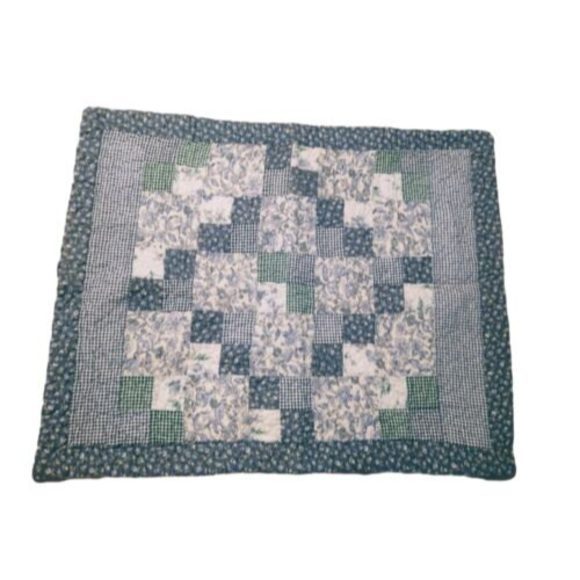 Hand Pieced Quilted Large Pillow 2 Sham Blue & White Floral Patchwork 24" x 30" - Picture 2 of 11